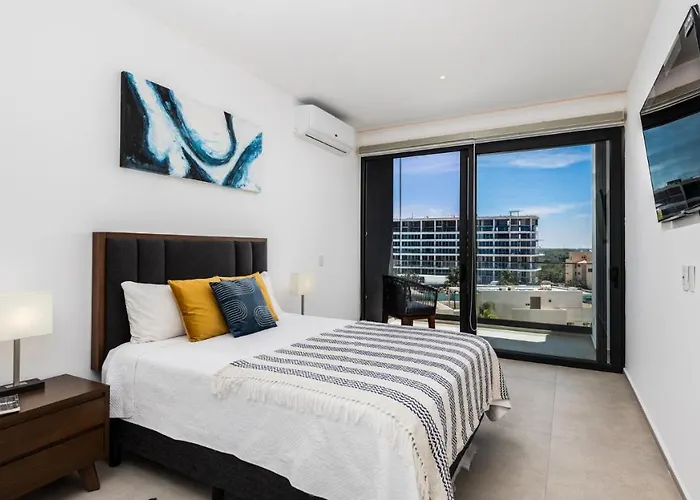 Brand New Condo Aria Ocean 501 By Kivoya